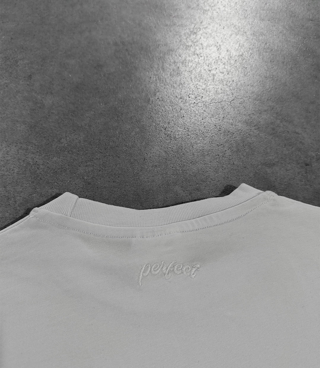 WHITE EVERYDAY TEE