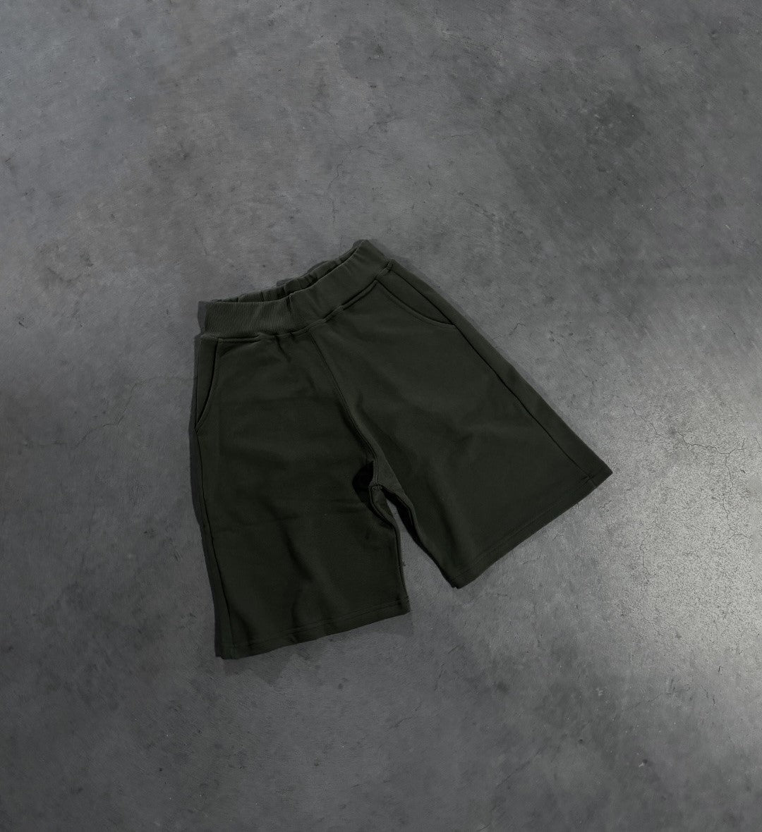 MILITARY GREEN SHORTS